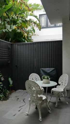 Brilliant 2BRM, Fully Renovated Art Deco Classic